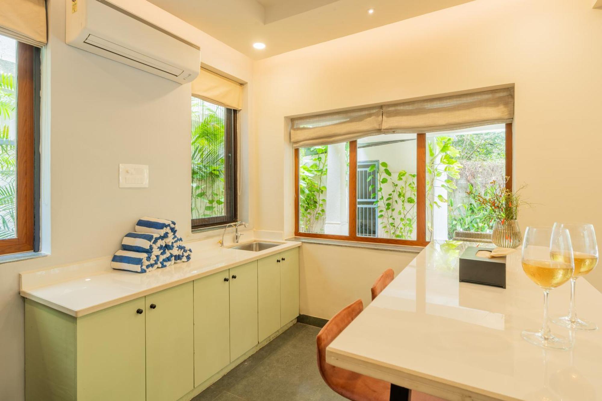 Elivaas 3 Bhk Pvt Pool & Bar - Villa Valerie Oxel ภายนอก รูปภาพ